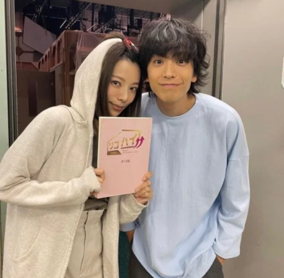 黒羽麻璃央と桜井ユキ